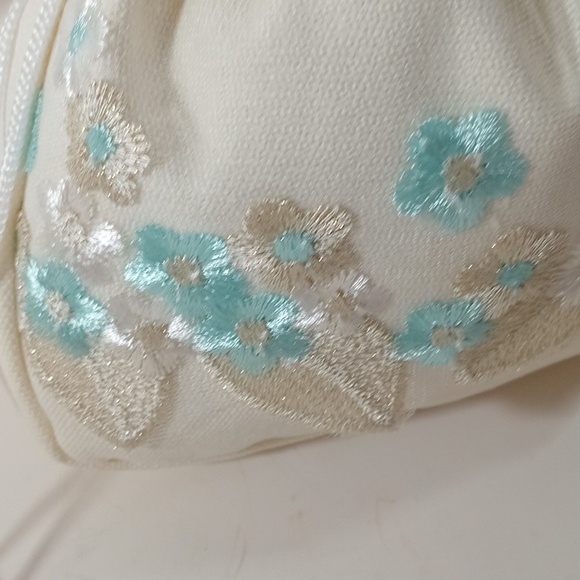 Women's Bucket Handbag Drawstring Purse Ivory Bridal Embroidery Flowers Blue - Picture 3 of 7